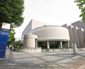 日立システムズホール仙台外観